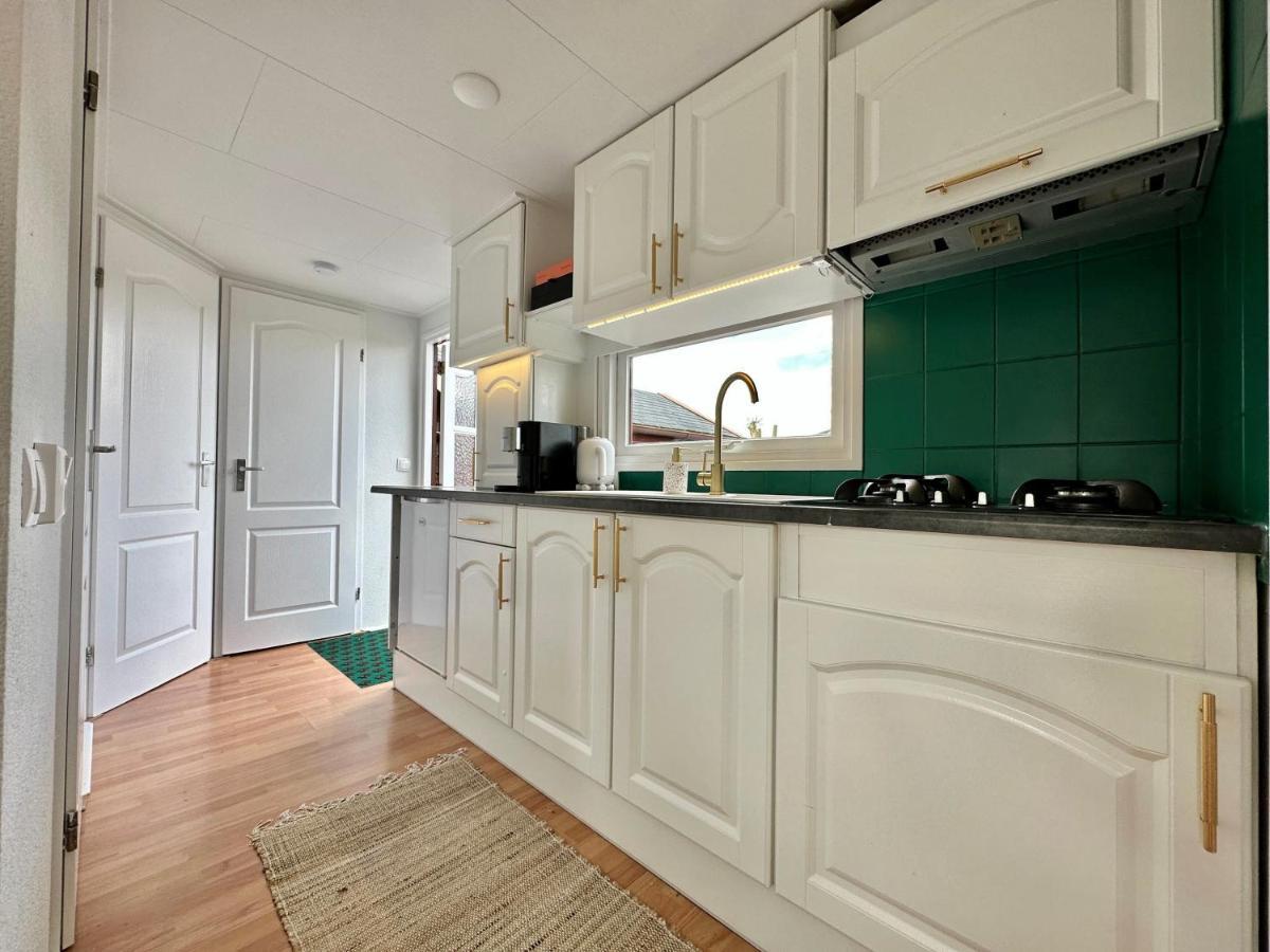Gezellig Chalet Met 2 Slaapkamers En Zicht Op Het Water Erm Extérieur photo