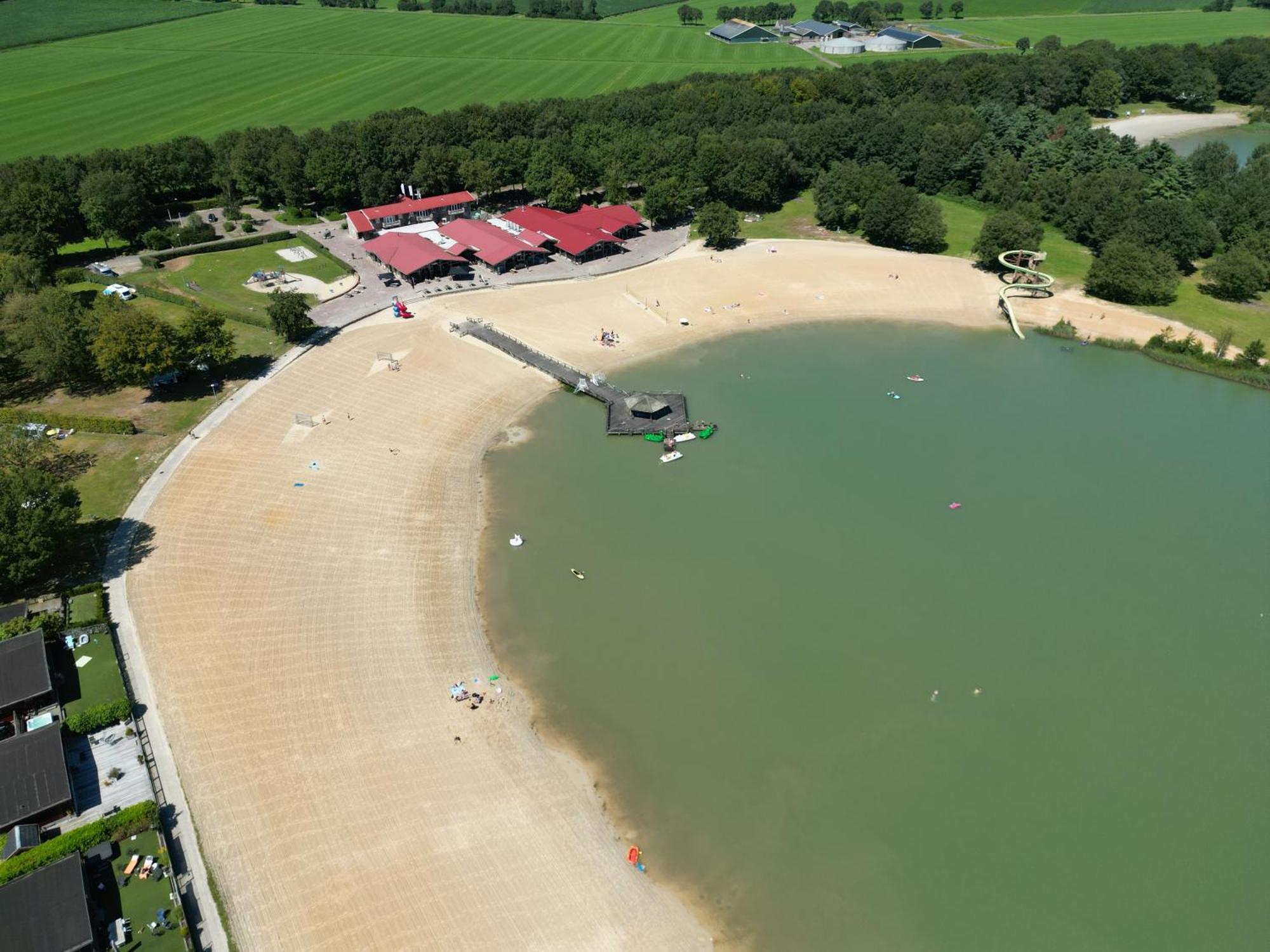 Gezellig Chalet Met 2 Slaapkamers En Zicht Op Het Water Erm Extérieur photo